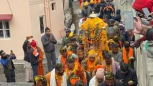 श्री केदारनाथ धाम पहुची भगवान केदारनाथ की पंचमुखी डोली, कल खुलेंगे कपाट