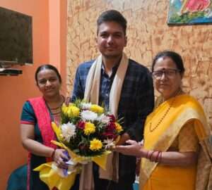 ट्यूशन पढ़ाकर खुद की पढ़ाई का उठाया खर्च, बिना कोचिंग यूपीएससी में पाई सफलता