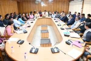 मसूरी में आपदा प्रभावित कार्यों को तेजी से पूरा करने के निर्देश — मंत्री गणेश जोशी